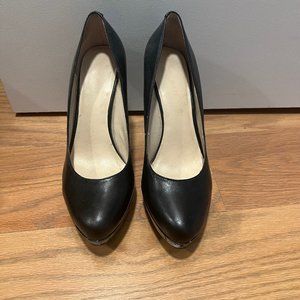 Black Platform Pumps